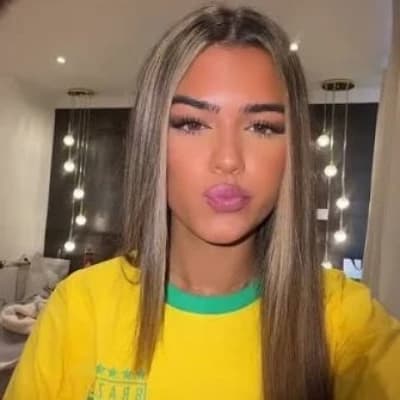Lara Oliveira thumbnail