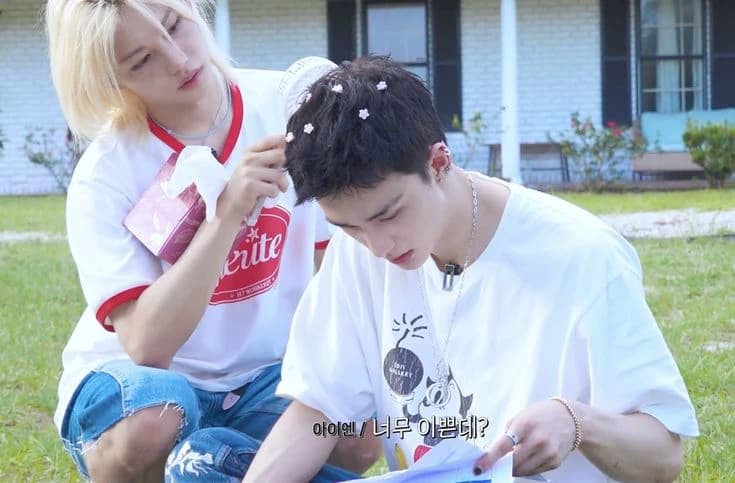 Hwang Hyunjin thumbnail