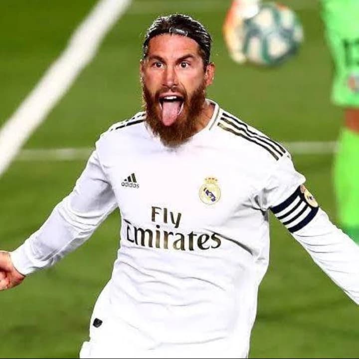 Offensive/defensive defender career in football thumbnail