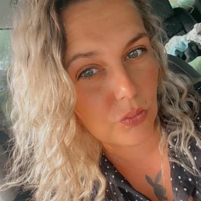 white woman thumbnail
