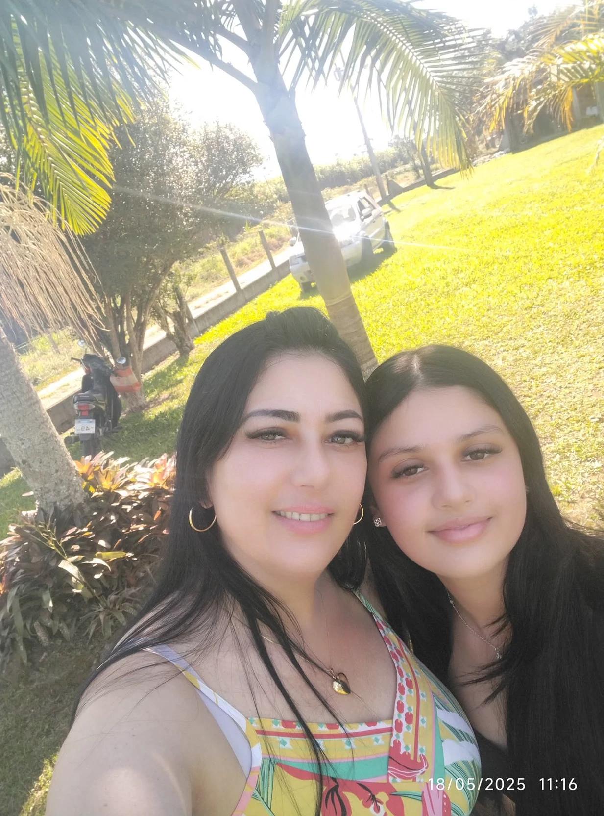 Patrícia and Júlia thumbnail