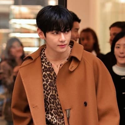 Kim Taehyung (V) thumbnail