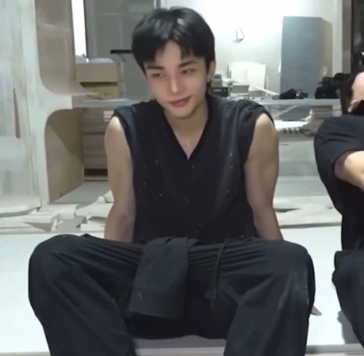 Hyunjin thumbnail