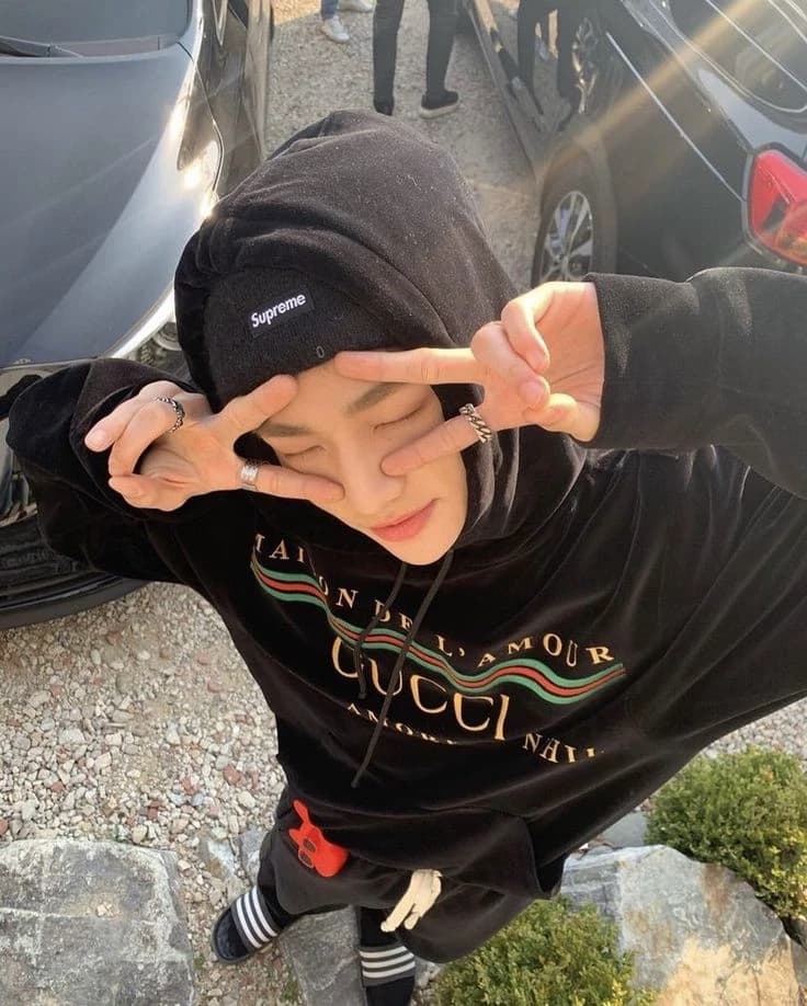 Hwang Hyunjin thumbnail