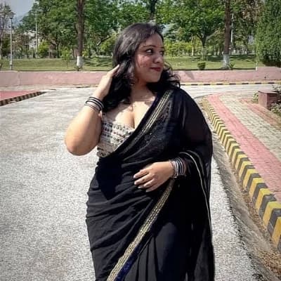Shreya Malhotra thumbnail