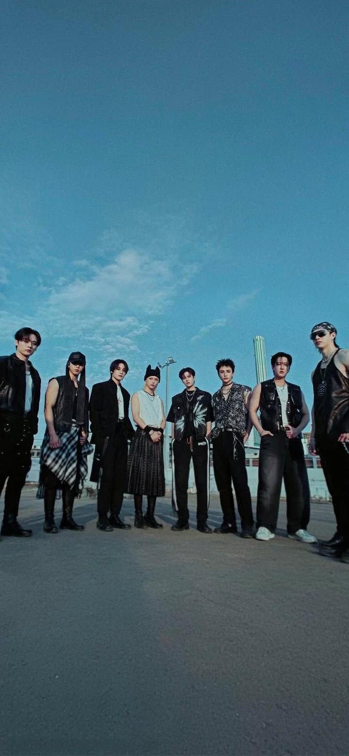 Stray kids thumbnail