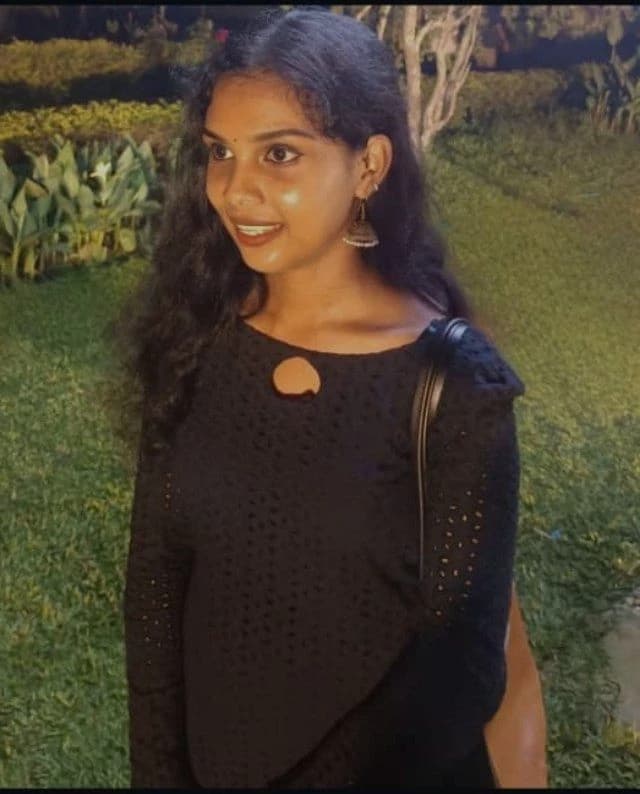 Meenu  thumbnail