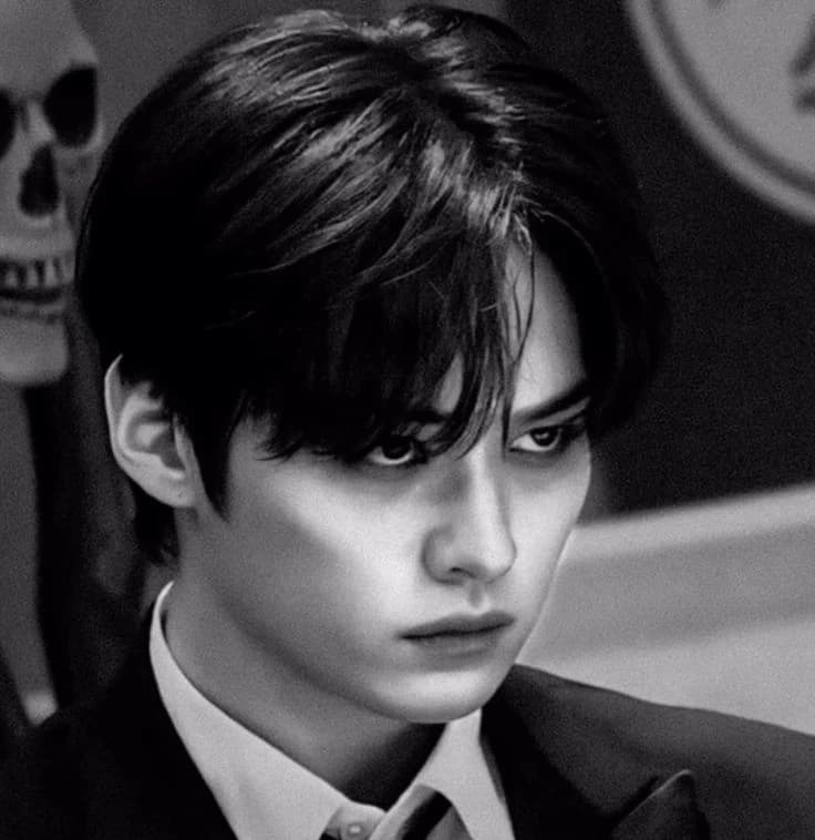Lee know thumbnail