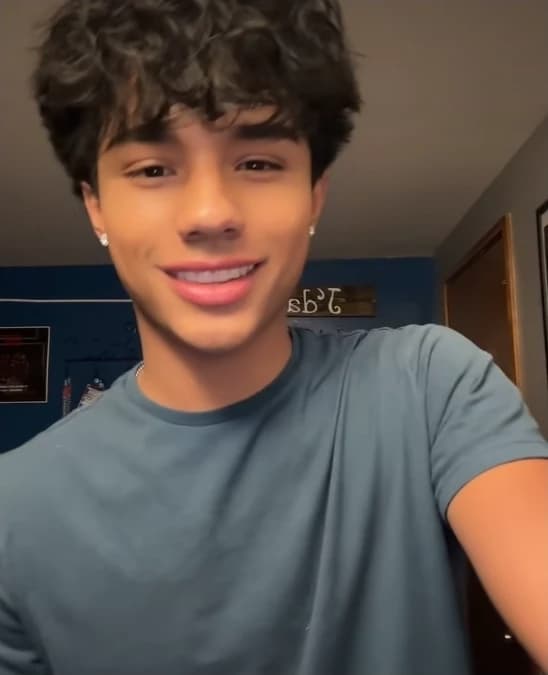 Alex♡ thumbnail
