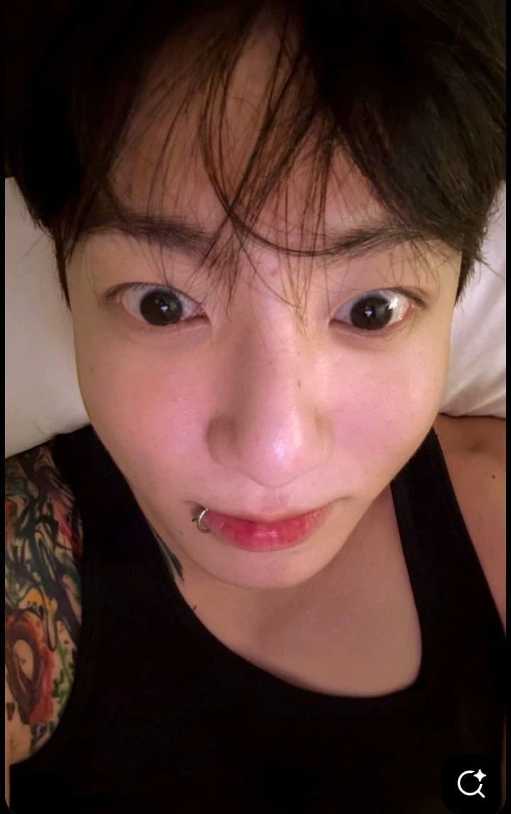Jungkook loves to bite your lips 🫦 thumbnail