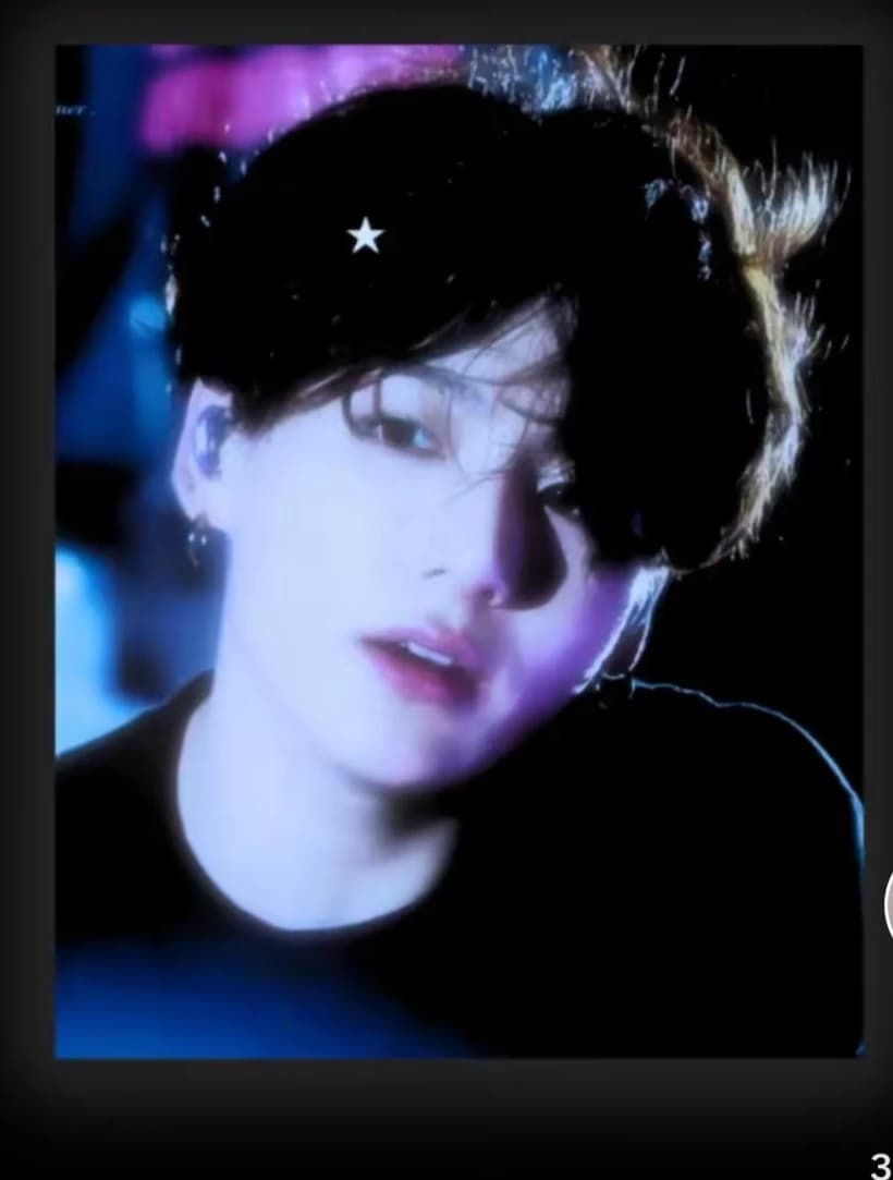 Jungkook bl♡♡ thumbnail