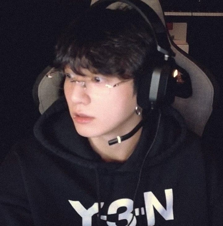 Jeon Jungkook thumbnail