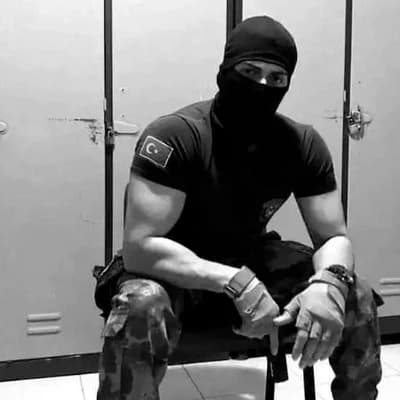 Sargento Shadow Simon Thorne thumbnail