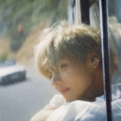 Kim taehyung thumbnail