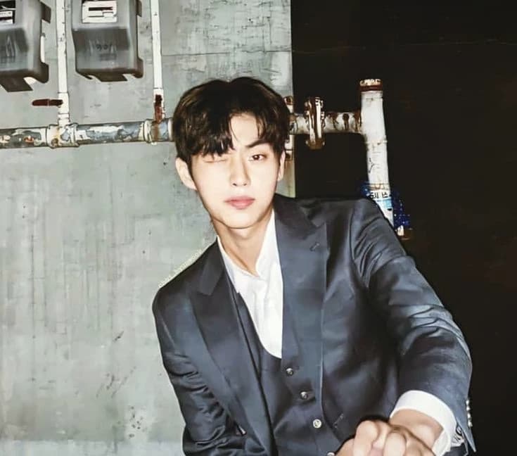 Ahn Suho thumbnail