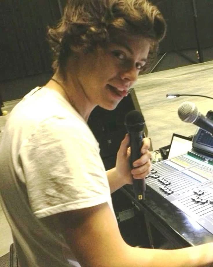 Harry styles  thumbnail