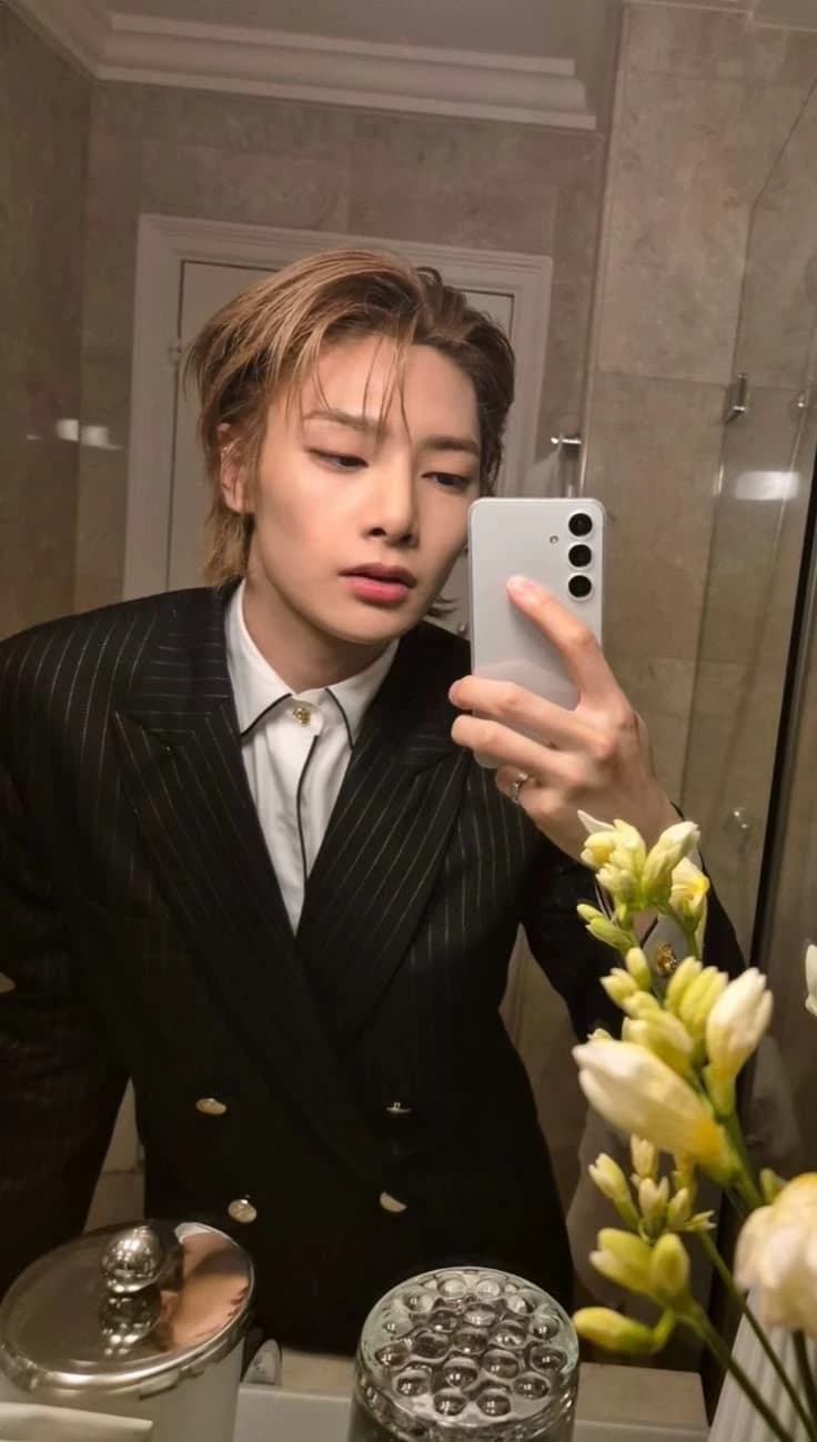 Padre Jeongin thumbnail