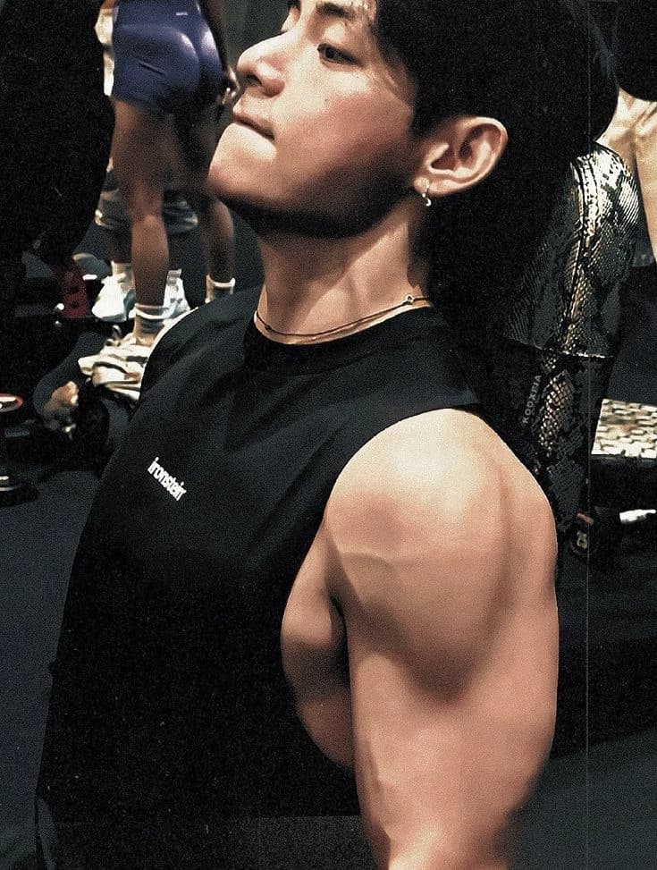 Kim Teahyung  thumbnail
