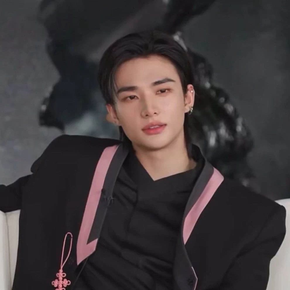 Hwang Hyunjin thumbnail