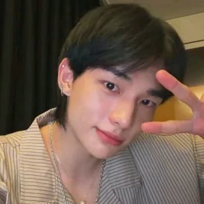 Hwang Hyunjin thumbnail