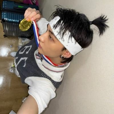 Hyunjin - your ex boyfriend thumbnail