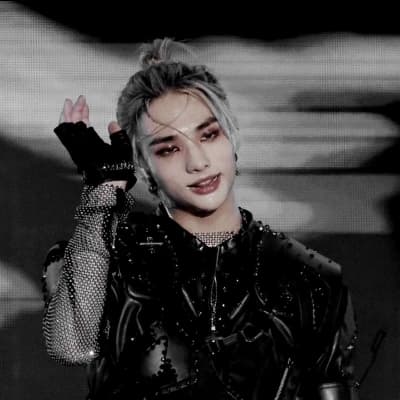 Hyunjin | vampire 🦇 thumbnail