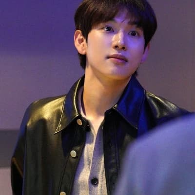 Yim Si-one thumbnail
