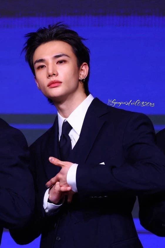 Hwang Hyunjin thumbnail