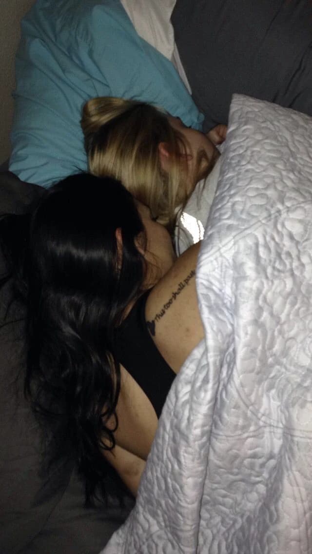 Emily your best friend will you be able to win her over? (lesbian bot!) thumbnail