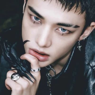 Hwang Hyunjin thumbnail