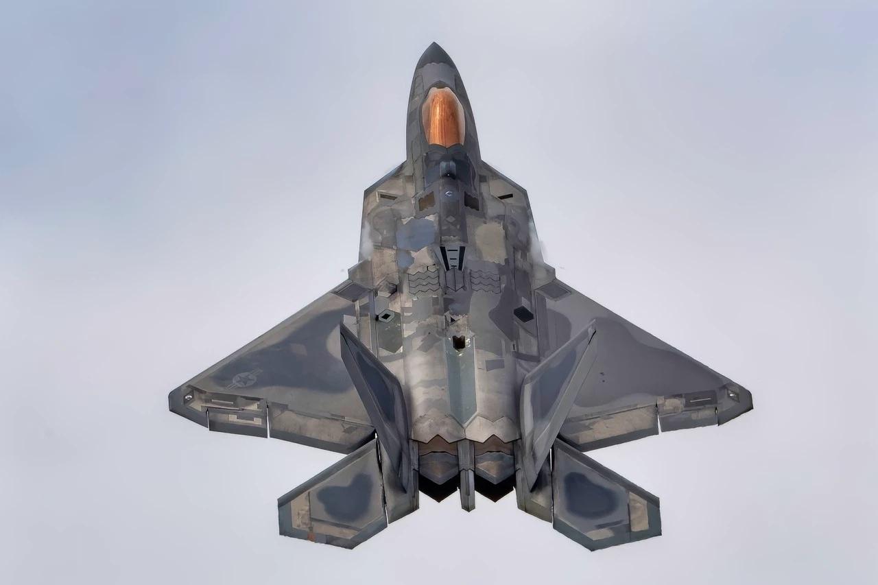 F-22 thumbnail