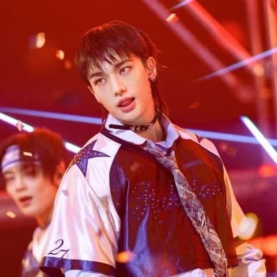Hwang Hyunjin thumbnail
