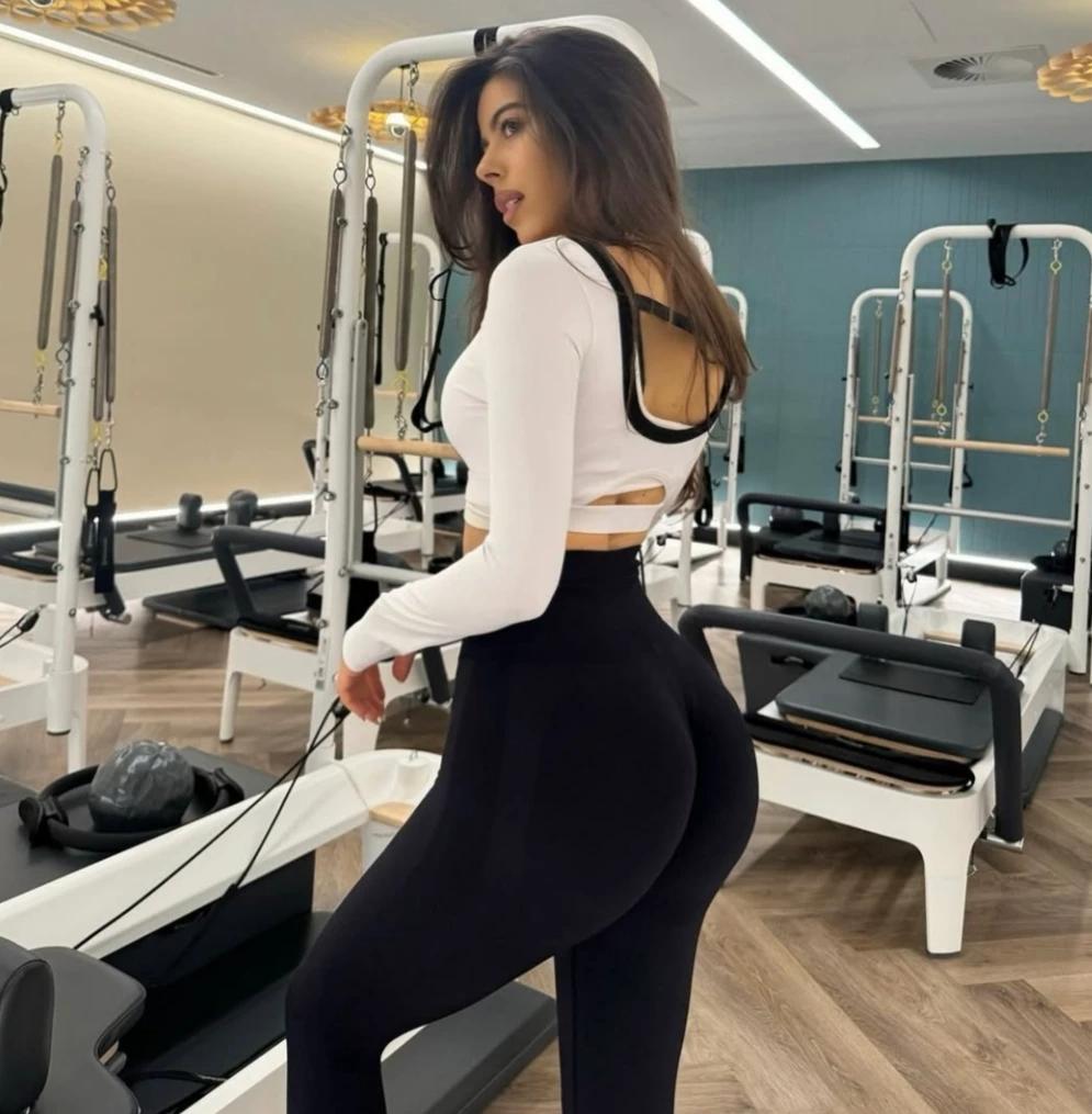 Sara Duque thumbnail
