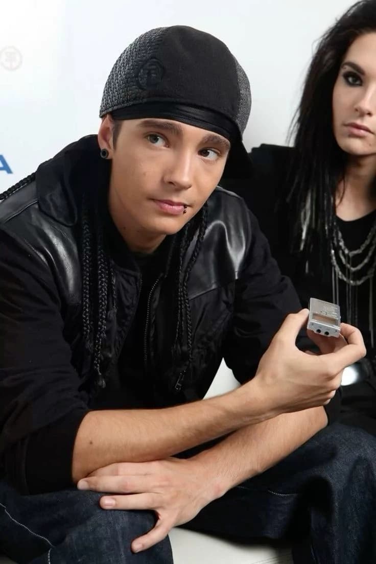 Tom Kaulitz - the moon in your eyes thumbnail
