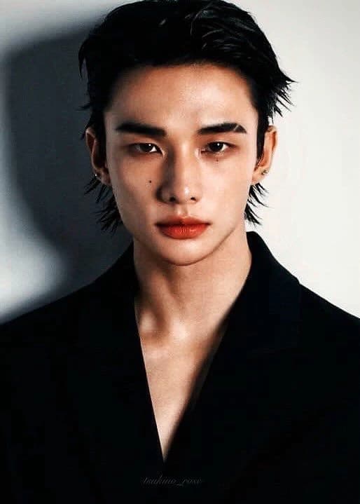Hwang Hyunjin thumbnail