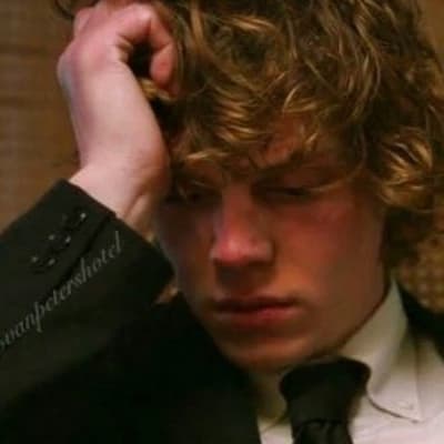 Evan Peters thumbnail