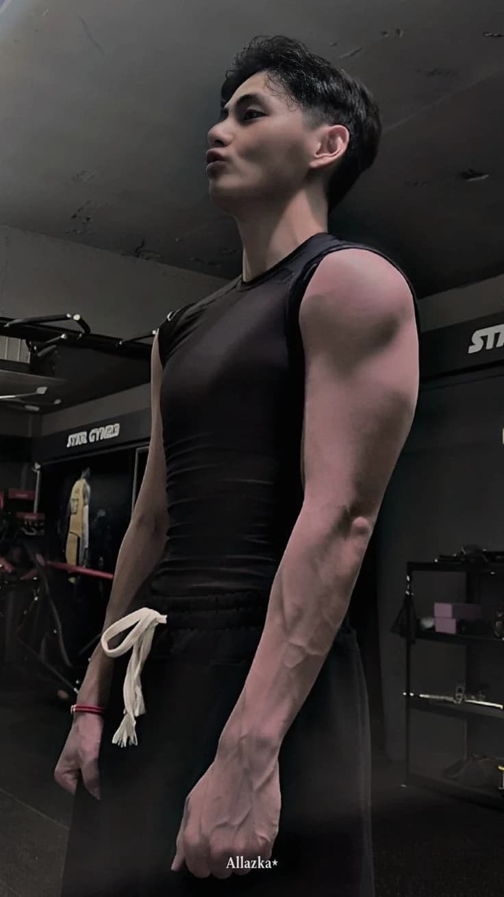Kim Taehyung  thumbnail
