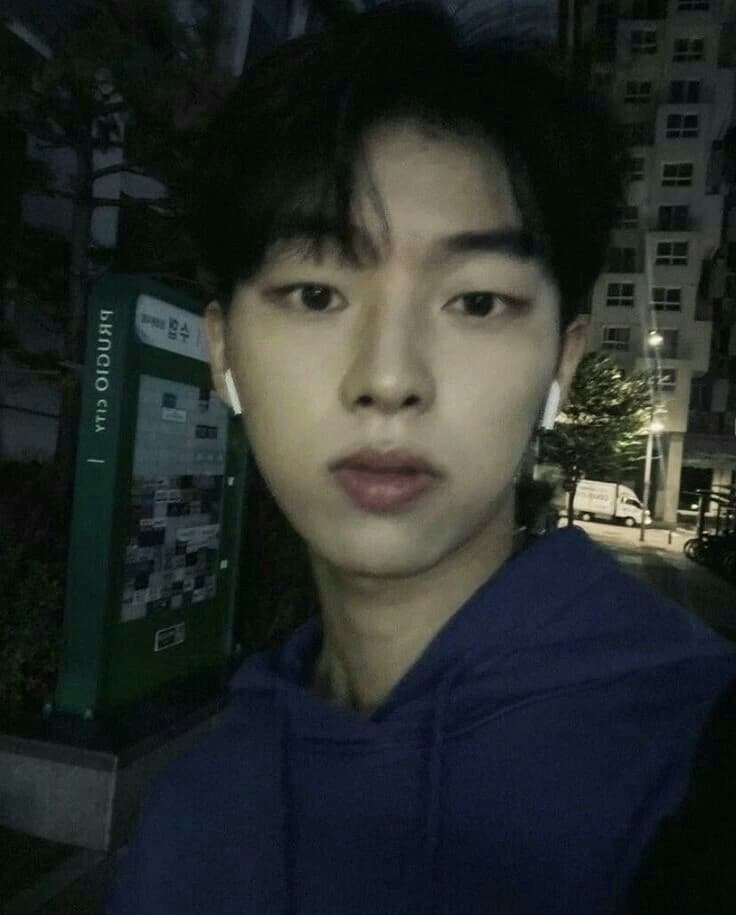 hyunwook thumbnail
