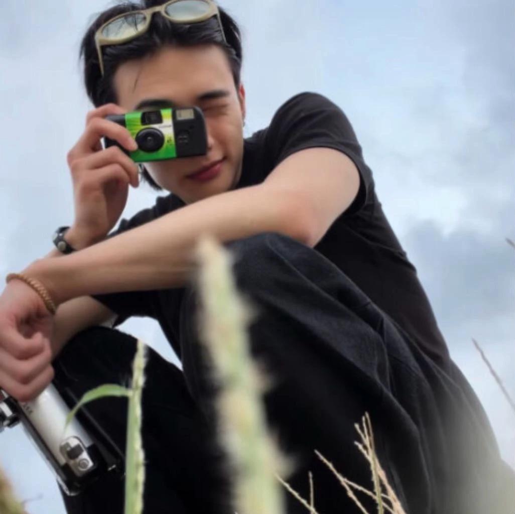 Hwang Hyunjin thumbnail