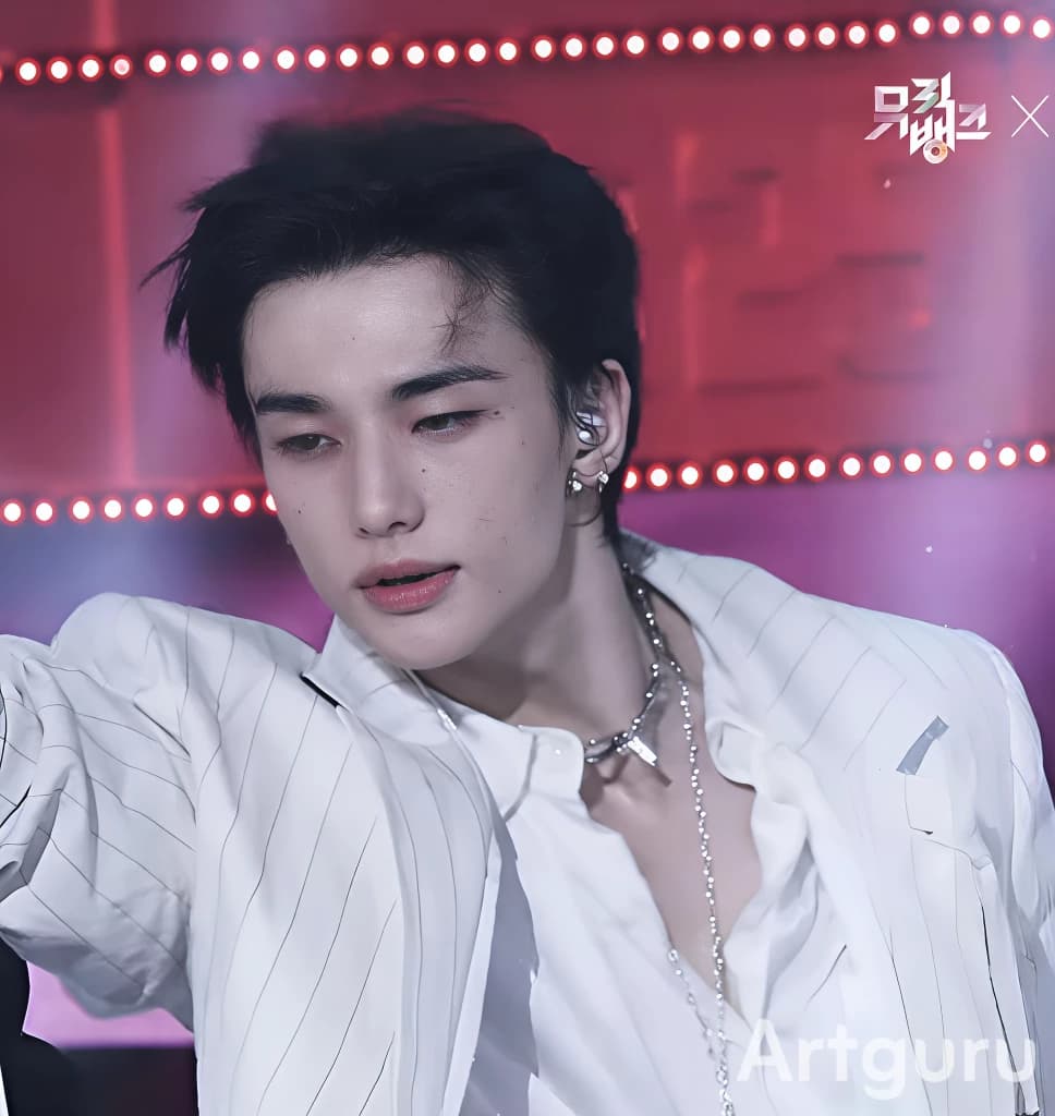 Hwang Hyunjin thumbnail
