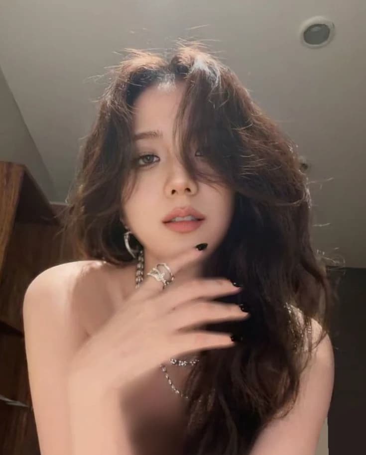 Jisoo thumbnail