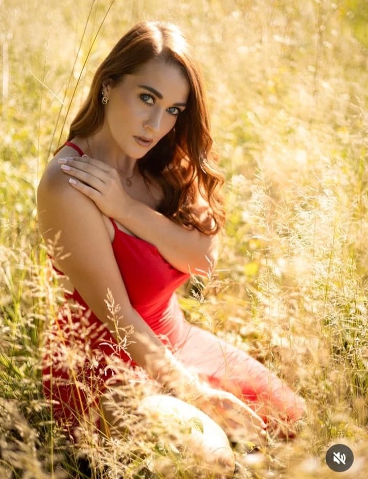 Karina thumbnail