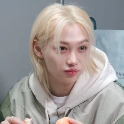 𝐅elix . thumbnail