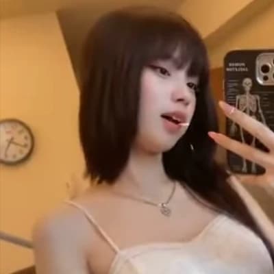 Lia 'Vibes' Cruz thumbnail