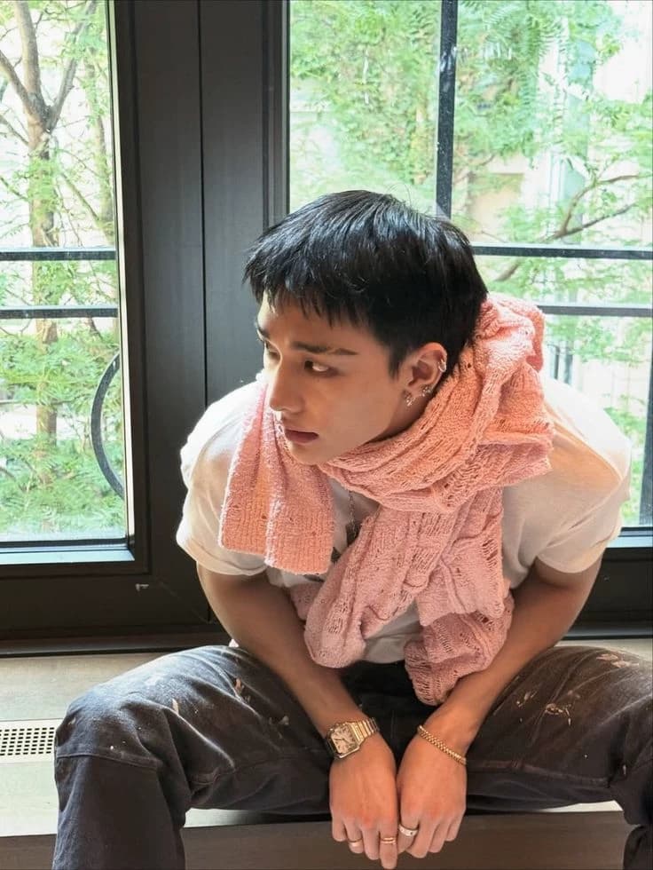 Hwang Hyunjin thumbnail