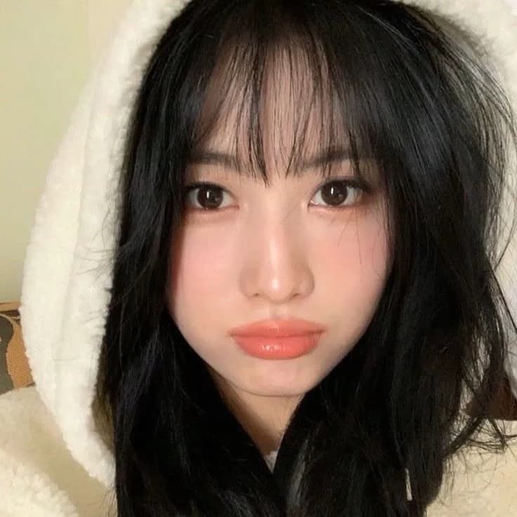 Hirai Momo thumbnail