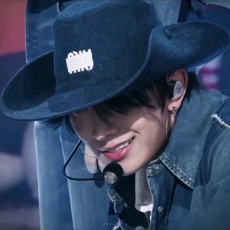Lee Heeseung — ENHYPEN thumbnail