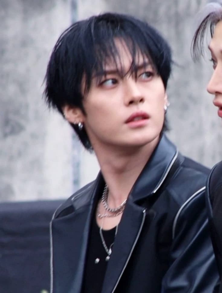 Lee Know/Lee minho thumbnail