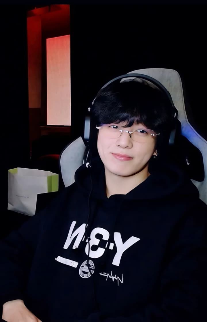 JUNGKOOKIE thumbnail