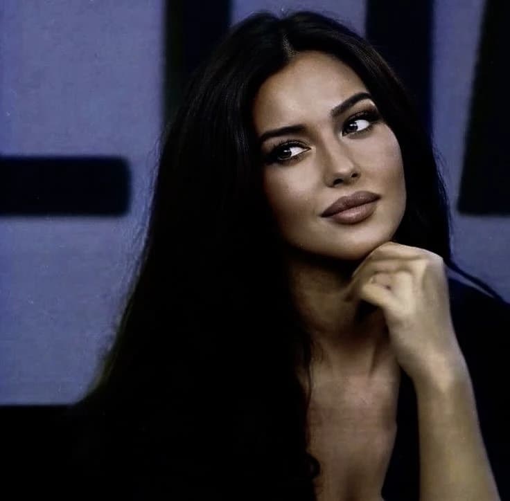 Miss Isabella Moretti thumbnail